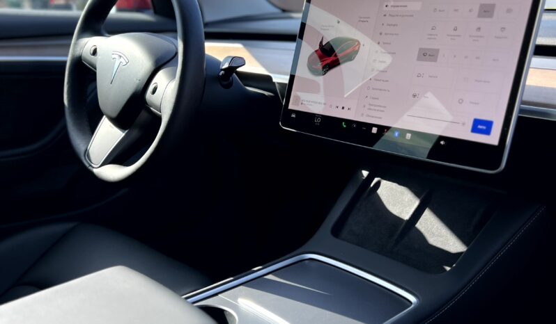
								Tesla model 3 Long Range full									