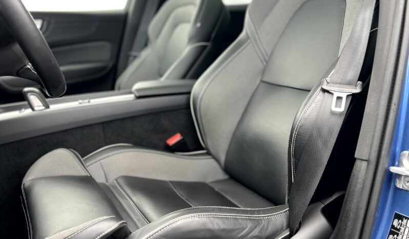 
								Volvo xc60 r-design full									