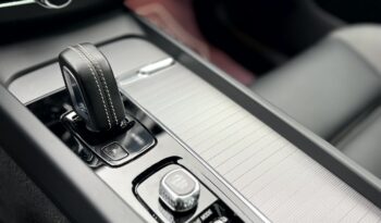 
										Volvo xc60 r-design full									