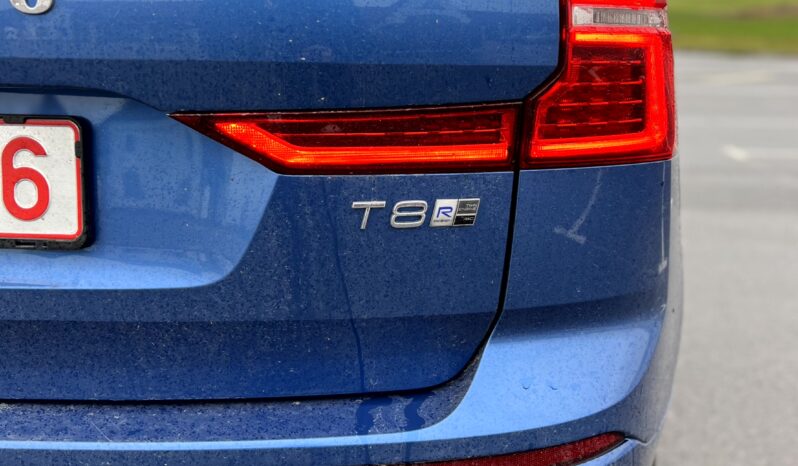 
								Volvo xc60 r-design full									