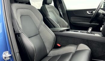 
										Volvo xc60 r-design full									