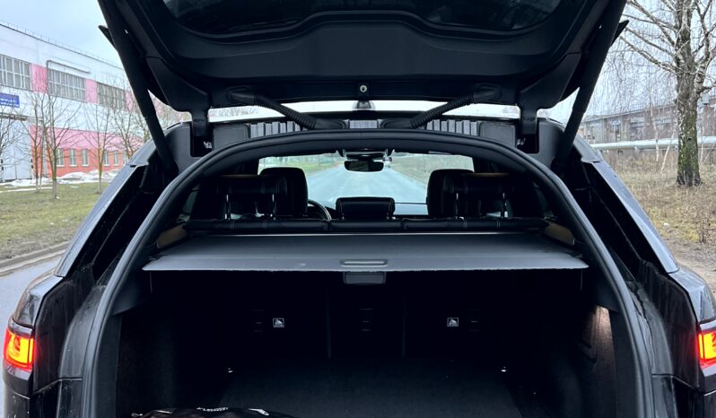 
								Landr Rover Range Roxer Velar full									