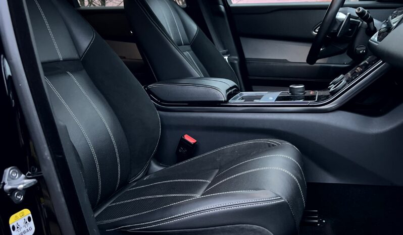 
								Landr Rover Range Roxer Velar full									