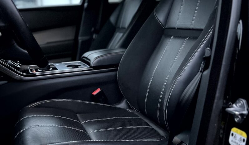 
								Landr Rover Range Roxer Velar full									