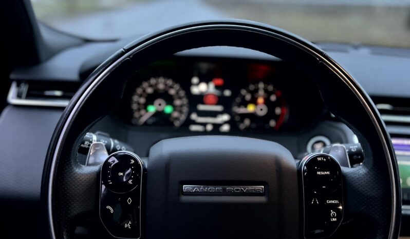 
								Landr Rover Range Roxer Velar full									