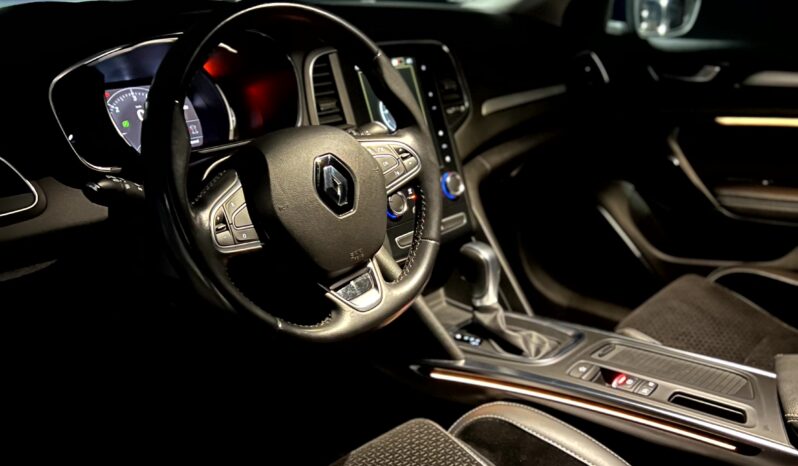 
								Renault Megane Bose full									