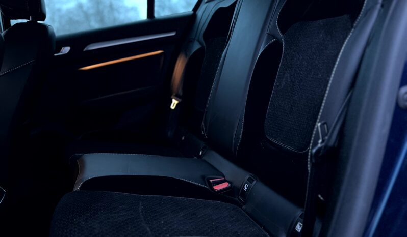 
								Renault Megane Bose full									