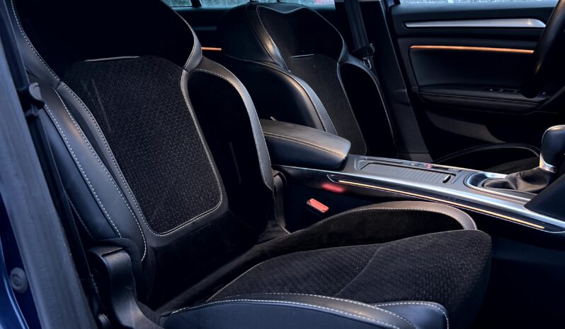 
								Renault Megane Bose full									