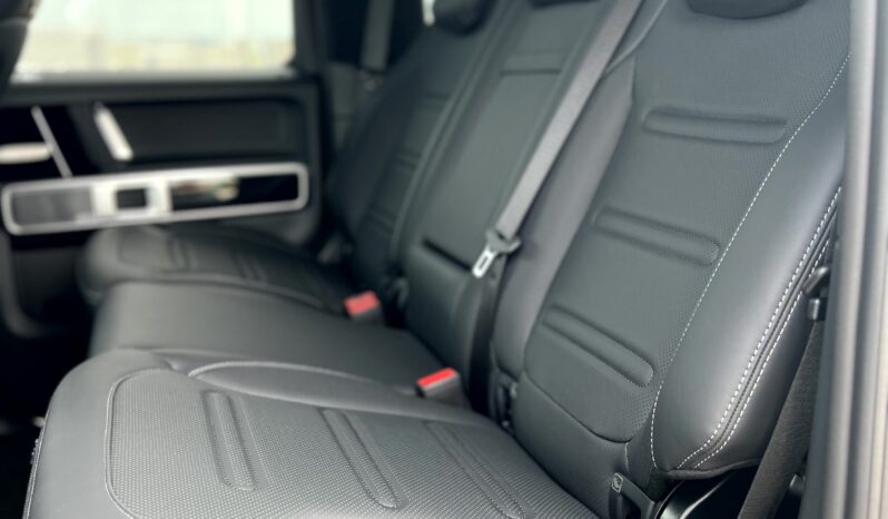 
								Mercedes-Benz G 400 D full									