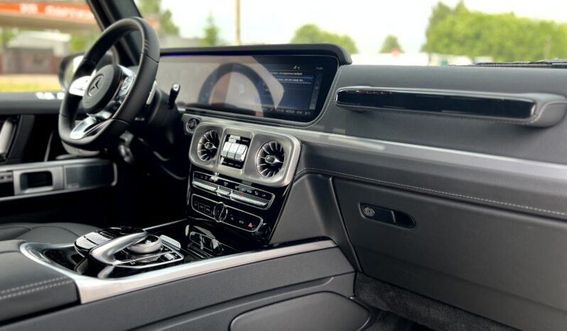 
								Mercedes-Benz G 400 D full									