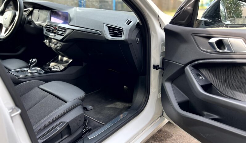 
								BMW 118 i full									