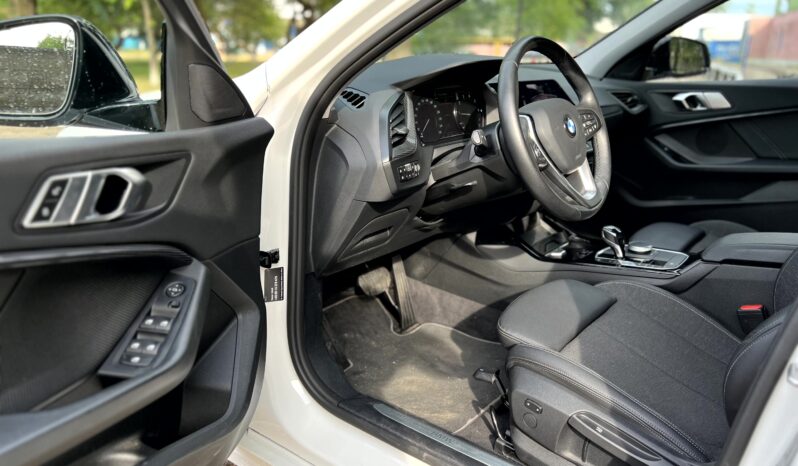 
								BMW 118 i full									