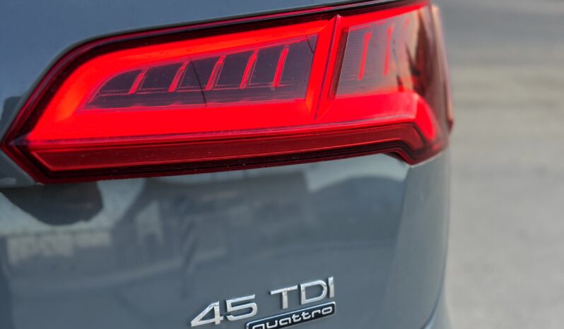 
								Audi Q5 full									