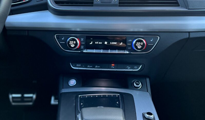 
								Audi Q5 full									