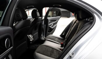 
										Mercedes-Benz E 200 4MATIC full									