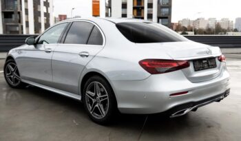 
										Mercedes-Benz E 200 4MATIC full									