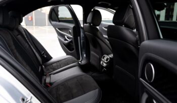 
										Mercedes-Benz E 200 4MATIC full									