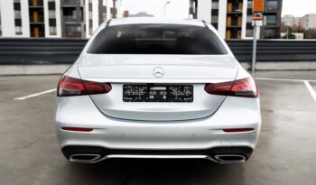 
										Mercedes-Benz E 200 4MATIC full									