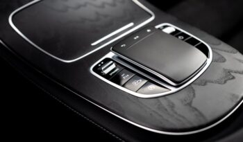 
										Mercedes-Benz E 200 4MATIC full									