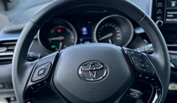 
										Toyota C-HR full									