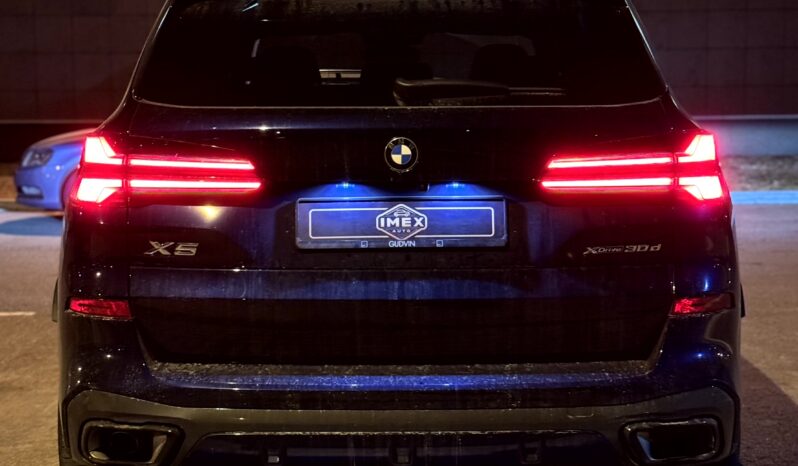 
								BMW X5 xDrive 30D full									