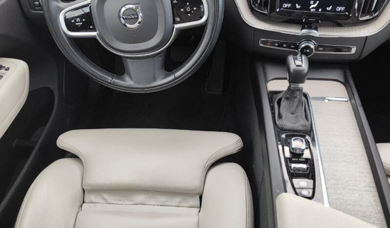 
								Volvo XC-60 Inscription full									