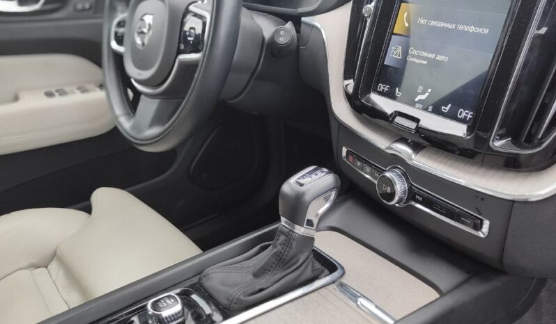 
								Volvo XC-60 Inscription full									