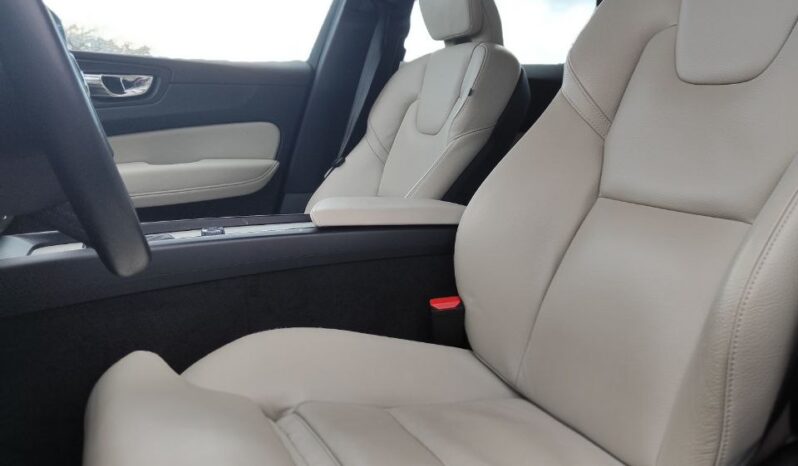 
								Volvo XC-60 Inscription full									