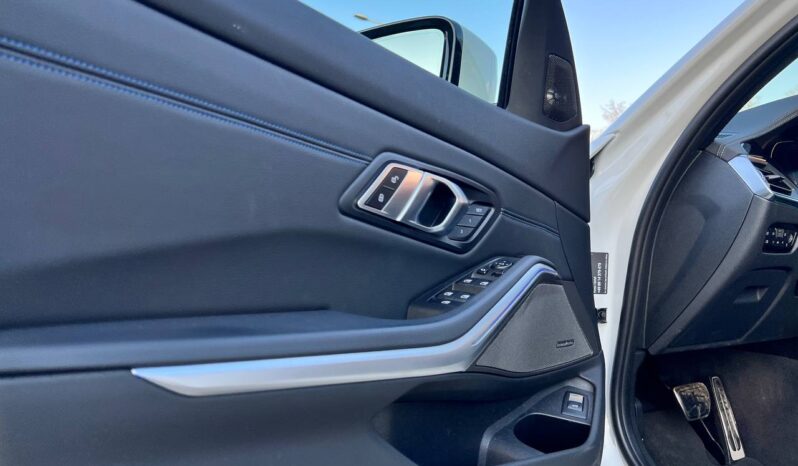 
								BMW 330 d full									