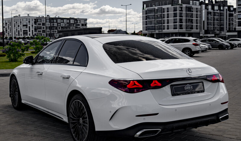 
								Mercedes-Benz E220D full									