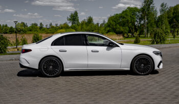 
										Mercedes-Benz E220D full									