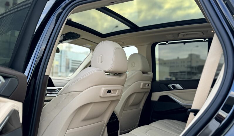 
								BMW X5 xDrive 30D full									