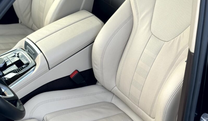 
								BMW X5 xDrive 30D full									
