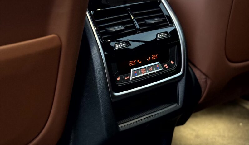 
								BMW X7 xDrive 40D full									