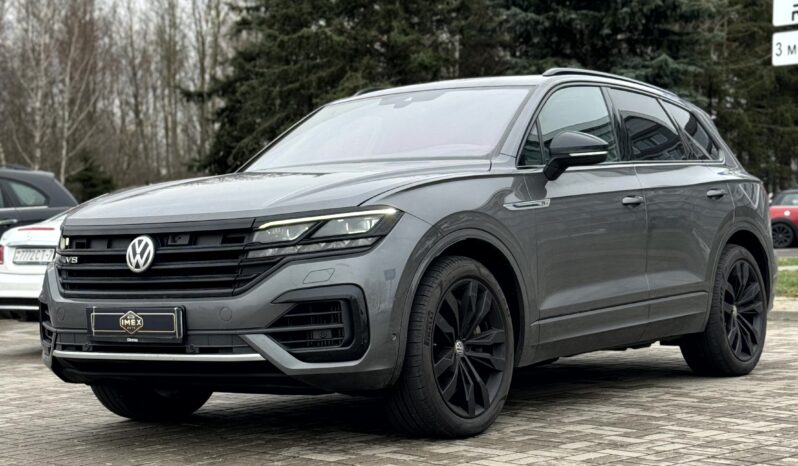 
								Volkaswagen Touareq R-Line V8 full									
