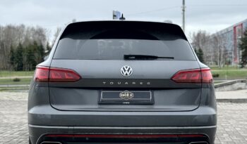 
										Volkaswagen Touareq R-Line V8 full									