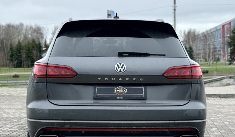 
								Volkaswagen Touareq R-Line V8 full									