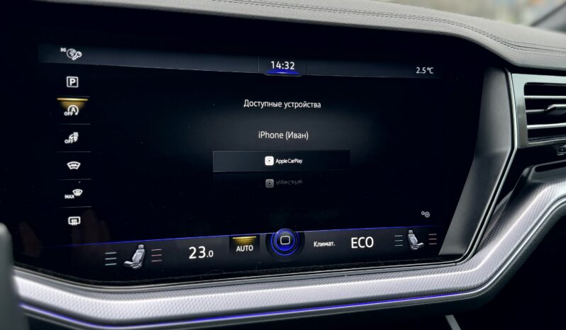 
								Volkaswagen Touareq R-Line V8 full									