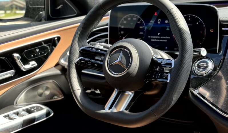 
								Mercedes-Benz E220D full									