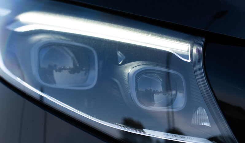 
								Mercedes-Benz  V300d full									