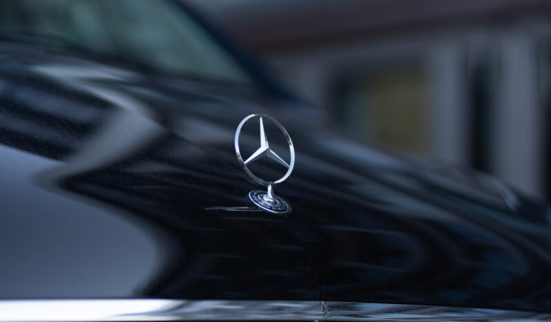 
								Mercedes-Benz  V300d full									