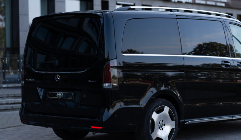 
								Mercedes-Benz  V300d full									