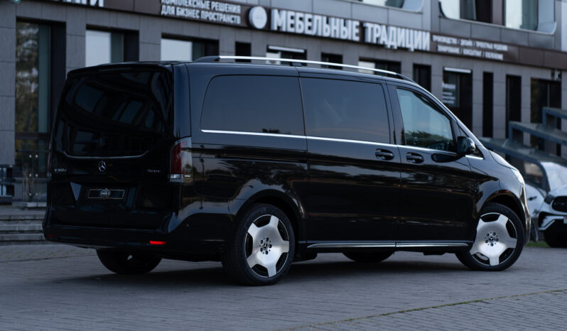 
								Mercedes-Benz  V300d full									