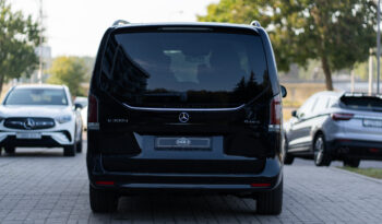 
										Mercedes-Benz  V300d full									