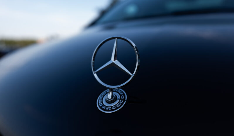 
								Mercedes-Benz  V300d full									