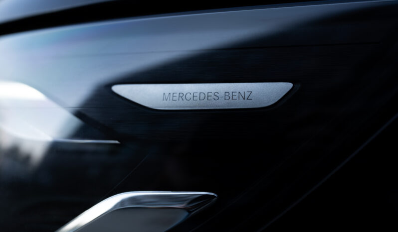 
								Mercedes-Benz  V300d full									