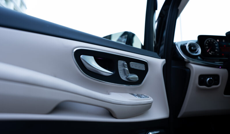 
								Mercedes-Benz  V300d full									