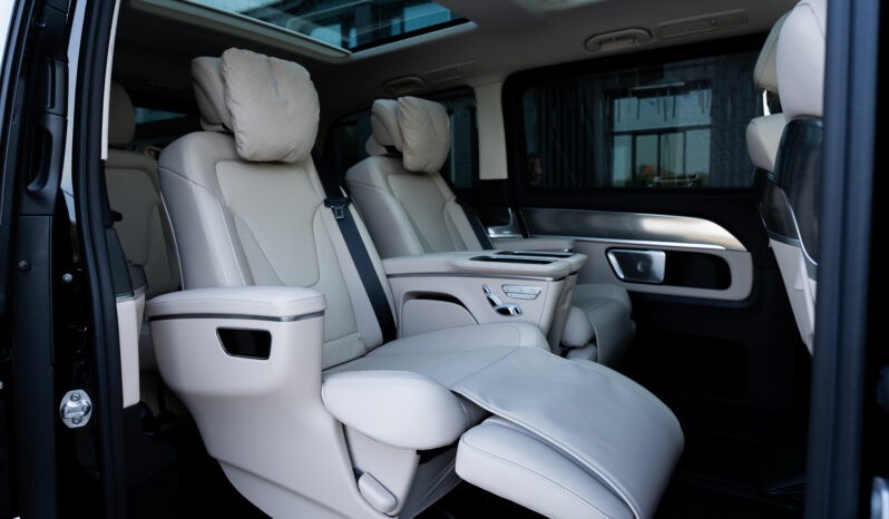 
								Mercedes-Benz  V300d full									