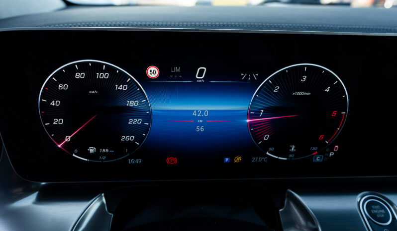 
								Mercedes-Benz  V300d full									