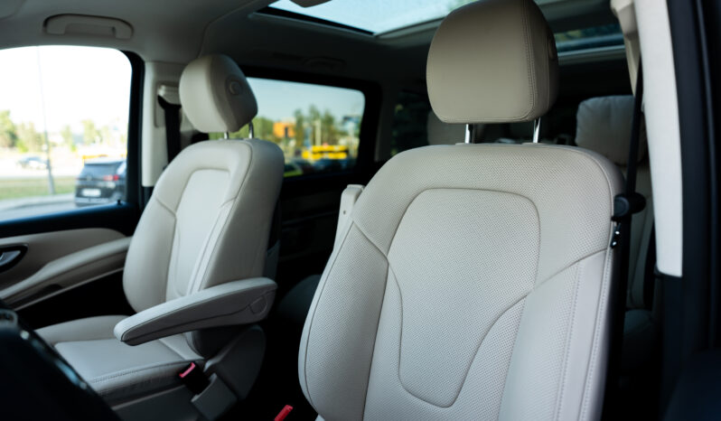 
								Mercedes-Benz  V300d full									